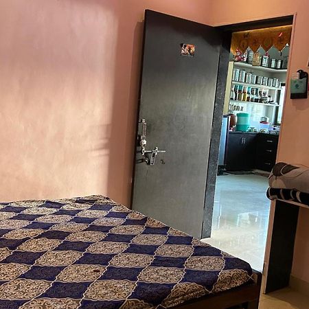 Dwarka Home Stay 2 Only Family Bagian luar foto