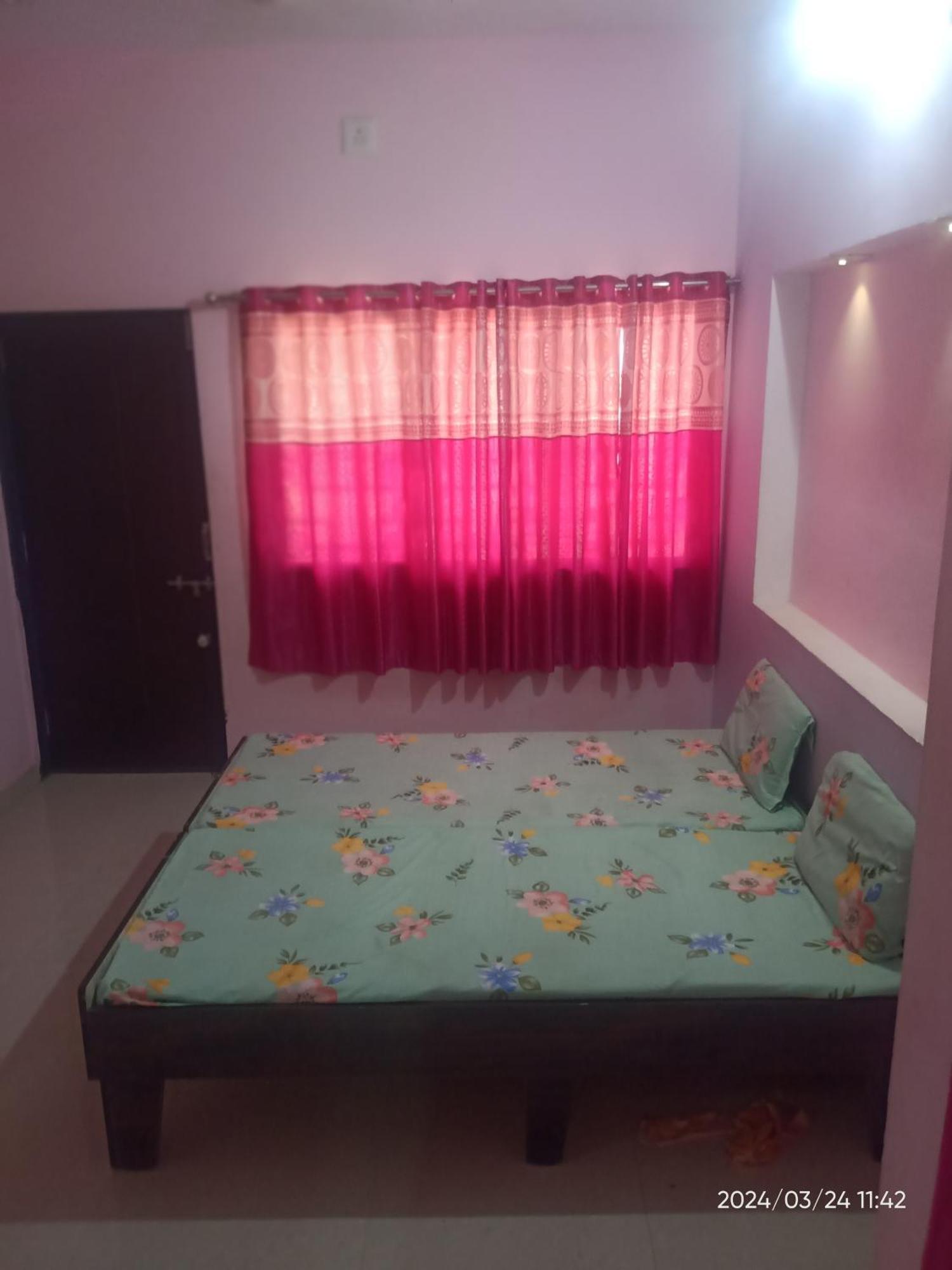 Dwarka Home Stay 2 Only Family Bagian luar foto